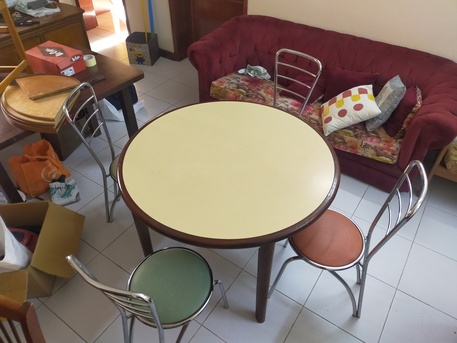Manama, Household Items, BHD 25,  Dining Round Wooden Table With 4 Chairs