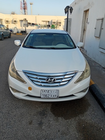 Rabigh, Vehicles, Cars & Trucks , SAR 24000,  Hyundai Sonata,  2015,  Automatic,  390000 KM,  For Sale