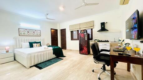 Mumbai, Apartments, Flats, Houses & Villas, INR 5183/day,  Furnished,  Studio,  600 Sq. Feet,  Studio - New Friends Colony - Lift, Parking