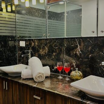 Mumbai, Apartments, Flats, Houses & Villas, INR 5183/day,  Furnished,  Studio,  600 Sq. Feet,  Studio - New Friends Colony - Lift, Parking