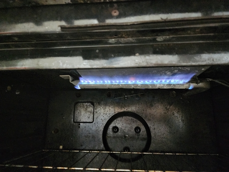 Khobar, Appliances, SAR 150,  Gas Oven 5 Burners For Sale Egyptian Steele Console فرن غاز ٥ شعلا للبيع استانلس ستي