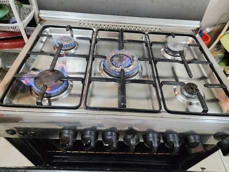 Khobar, Appliances, SAR 150,  Gas Oven 5 Burners For Sale Egyptian Steele Console فرن غاز ٥ شعلا للبيع استانلس ستي