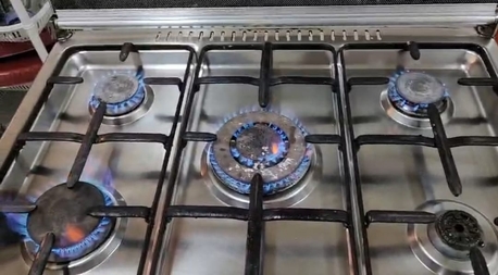 Khobar, Appliances, SAR 150,  Gas Oven 5 Burners For Sale Egyptian Steele Console فرن غاز ٥ شعلا للبيع استانلس ستي