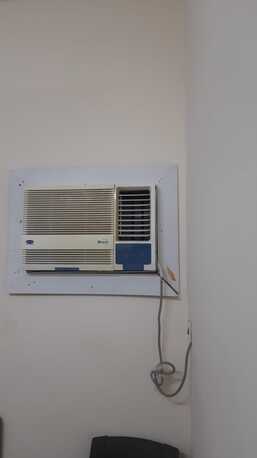 Salmaniya, Air Conditioners, BHD 48,  Carrier 1.5 Ton Window AC For Sale (less Than 5 Years Old )
