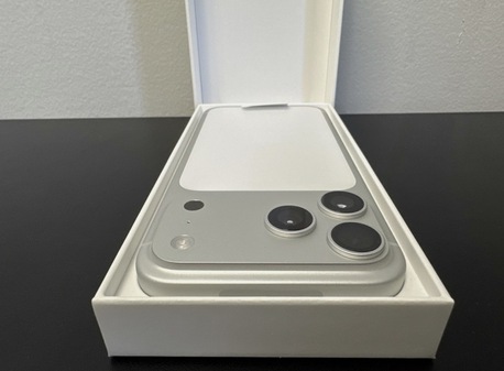 Abu Dhabi, Mobile Phones, AED 2760,  Apple IPhone 17 Pro Max 1TB ( Unlocked) 750$