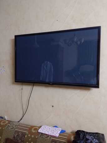 Abha, Household Items, SAR 300,  Led Tv Microwave Coocking Range And Many Items For Urgent Sale Wirh Different Price