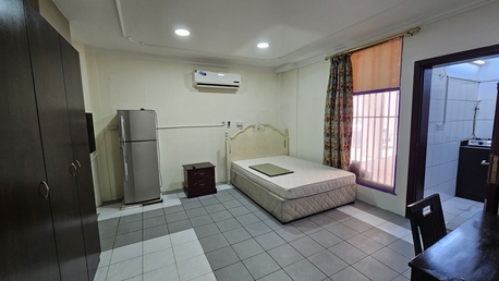 Juffair, Apartments, Flats, Houses & Villas, BHD 180/month,  Furnished Studio, Closed Kitchen, Gascooking, Family Building, Juffair 39128508 Benny.