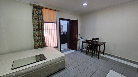 Juffair, Apartments, Flats, Houses & Villas, BHD 180/month,  Furnished Studio, Closed Kitchen, Gascooking, Family Building, Juffair 39128508 Benny.