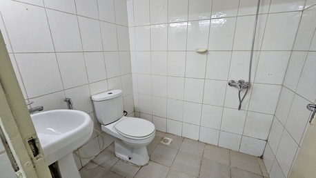 Juffair, Apartments, Flats, Houses & Villas, BHD 180/month,  Furnished Studio, Closed Kitchen, Gascooking, Family Building, Juffair 39128508 Benny.