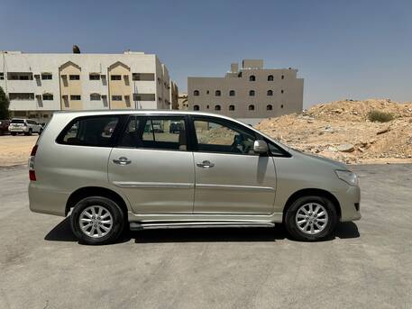 Riyadh, Vehicles, Cars & Trucks , SAR 30,  Toyota Inova,  2012,  Automatic,  590 KM,  Innova Sale