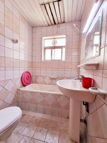 Hoora, Apartments, Flats, Houses & Villas, BHD 160/month,  1 BR,  - Bright & Neet Semi Furnished 1 BHK Flat With Ewa @160/ BD In Hoora