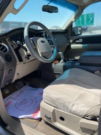 Manama, Vehicles, Cars & Trucks , BHD 3500,  Ford Expedition,  2014,  Automatic,  318800 KM,    (Silver)