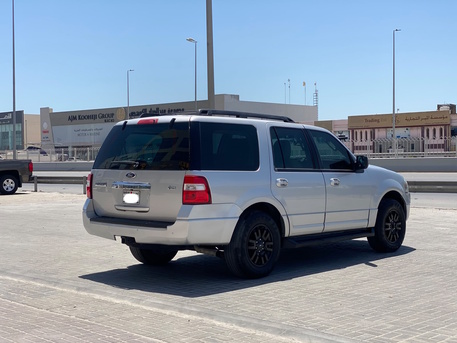 Manama, Vehicles, Cars & Trucks , BHD 3500,  Ford Expedition,  2014,  Automatic,  318800 KM,    (Silver)