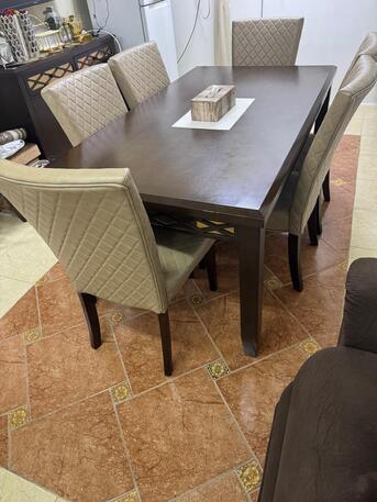 Dammam, Appliances, SAR 1000,  Beautiful And Sturdy Dining Table Looking For A New Home. Perfect For Family Meals.