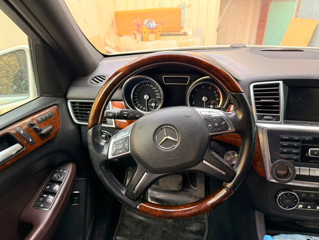 Riyadh, Vehicles, Cars & Trucks , SAR 55000,  Mercedes-Benz ML,  2014,  Automatic,  198000 KM,  ML 350 AMG Mercedes - 4Matic