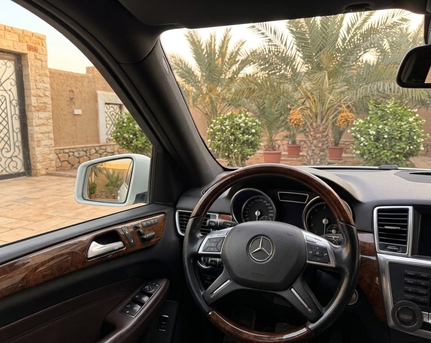 Riyadh, Vehicles, Cars & Trucks , SAR 55000,  Mercedes-Benz ML,  2014,  Automatic,  198000 KM,  ML 350 AMG Mercedes - 4Matic