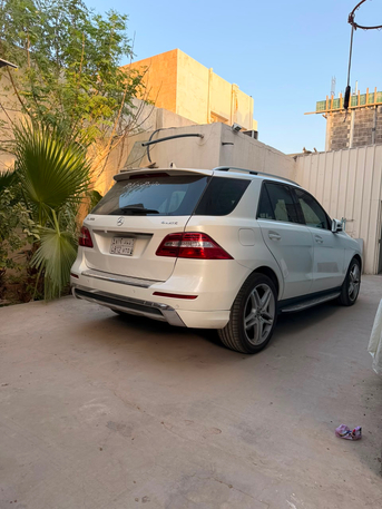 Riyadh, Vehicles, Cars & Trucks , SAR 55000,  Mercedes-Benz ML,  2014,  Automatic,  198000 KM,  ML 350 AMG Mercedes - 4Matic