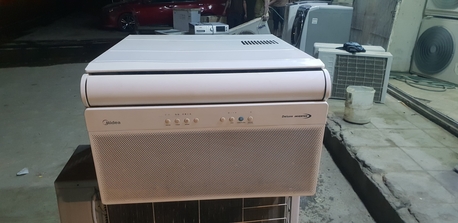 Riyadh, Air Conditioners, SAR 650,  Window & Split Air Condition "Exchange Offer