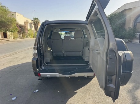 Riyadh, Vehicles, Cars & Trucks , SAR 52000,  Mitsubishi Pajero,  2016,  Automatic,  191867 KM,   Full Version With Sun Roof