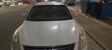 Jeddah, Vehicles, Cars & Trucks , SAR 17000,  Nissan Altima,  2010,  Automatic,  230500 KM,    White Color For Sale