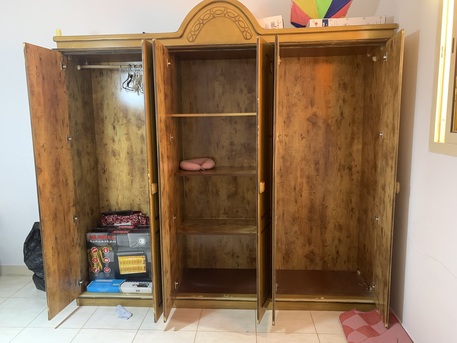 Al Faisaliah East, Furniture, SAR 300,  Bed And Wardrobe For Urgent Sale
