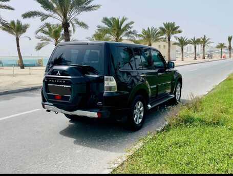 Manama, Vehicles, Cars & Trucks , BHD 3500,  MITSUBISHI PAJERO GLS,  2016,  Automatic,  160000 KM,  ,4WD, 7 SEATER FOR SALE.