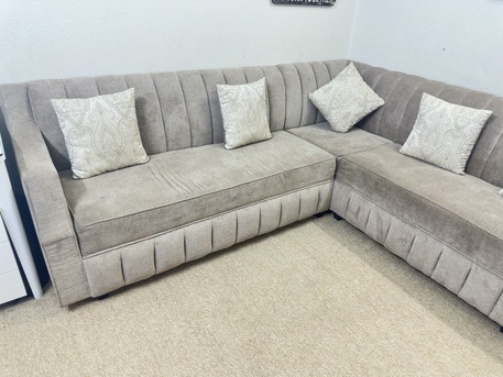 Al Malaz, Furniture, SAR 950,  L-Shape 5-Seater Sofa (Almost New)