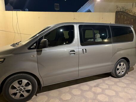 Riyadh, Vehicles, Cars & Trucks , SAR 5500,  Hyundai H1,  2021,  Automatic,  150 KM,   Available For Rent 11 Seater