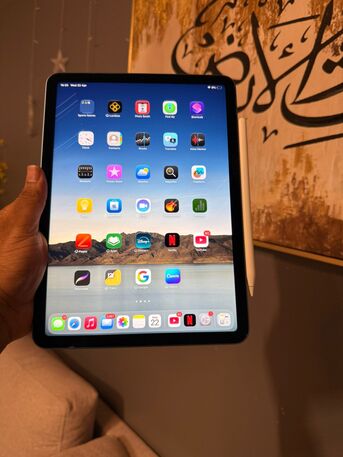 Riyadh, Electronics, SAR 1800,  Ipad Air 2022( 5th Generation) + Apple Pencil Pro