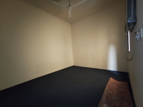 Manama, Apartments, Flats, Houses & Villas, BHD 140/year,  1 BR,  Ras Ruman:- Groundfloor 1Bhk  Flat On Rent With Ewa..