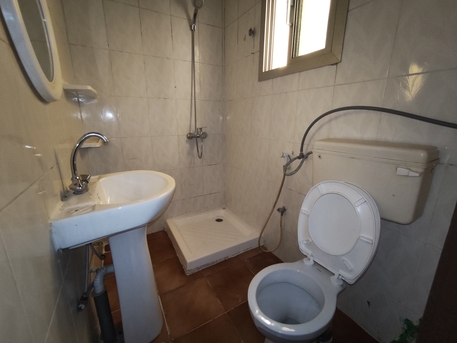 Manama, Apartments, Flats, Houses & Villas, BHD 140/year,  1 BR,  Ras Ruman:- Groundfloor 1Bhk  Flat On Rent With Ewa..