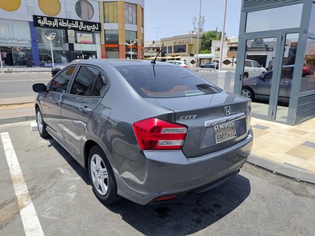 Jeddah, Vehicles, Cars & Trucks , SAR 24000,  Honda City,  2013,  Automatic,  154825 KM,  SAR. 24,000  (  )  -  Mileage: 154,825 KM -Neat Well Maintained Car