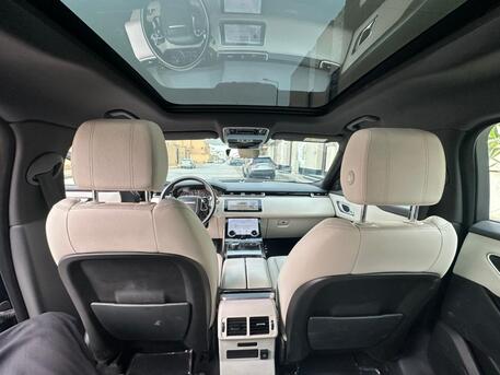Riyadh, Vehicles, Cars & Trucks , SAR 105000,  Land Rover Range Rover Velar,  2018,  Automatic,  136000 KM,   Range Rover Velar Mid Options For Sales Good Price