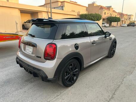 Riyadh, Vehicles, Cars & Trucks , SAR 135000,  Mini Cooper,  2023,  Automatic,  40000 KM,    Full Options With Sunroof N Very Reasonable Price Mini Coop 2nd Owner