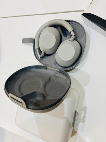 Riyadh, Electronics, SAR 1050,  Sony WH-1000XM6 Headphones White Excellent Condition