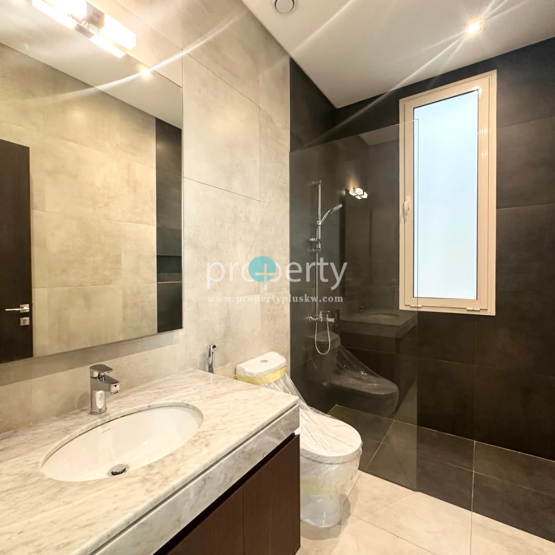 Kuwait City, Apartments, Flats, Houses & Villas, KWD 1100/month,  3 BR,  Three Master Bedroom Floor For Rent In Rawda, Kuwait City