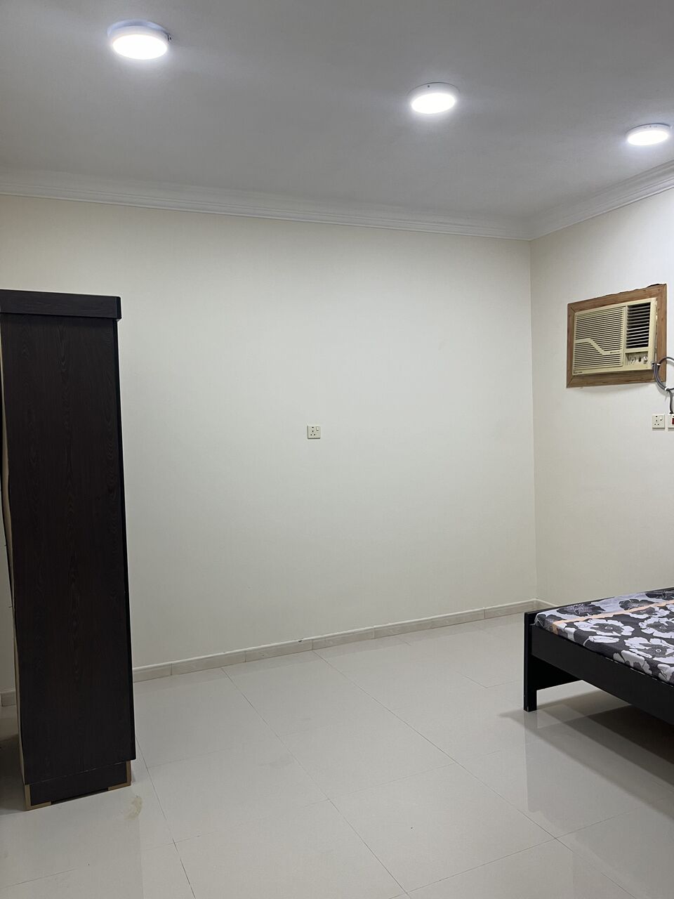 Hofuf, Housing Exchanges, SAR 700/month,  Single Semi Furnished Room 700 SAR/Month