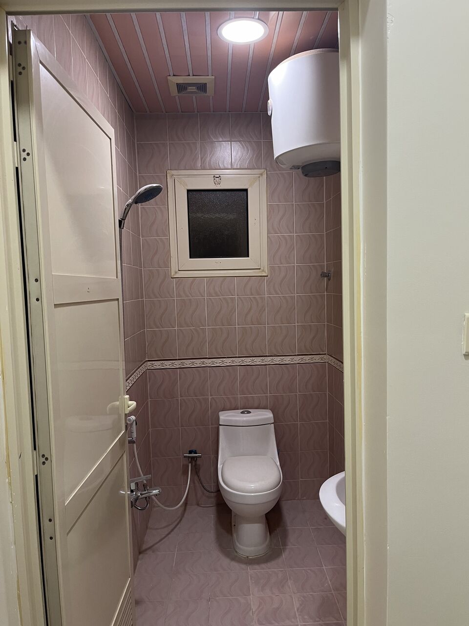Hofuf, Housing Exchanges, SAR 700/month,  Single Semi Furnished Room 700 SAR/Month