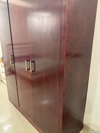 Al Malaz, Furniture, SAR 275,  Good Condition Wooden Wardrobe For Urgent Sale