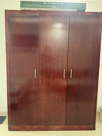 Al Malaz, Furniture, SAR 275,  Good Condition Wooden Wardrobe For Urgent Sale