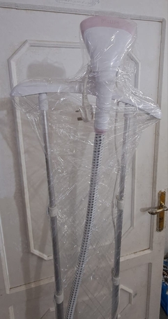 Jeddah, Appliances, SAR 130,  Philips Vertical Steam Iron 1.4L Available For Sale.