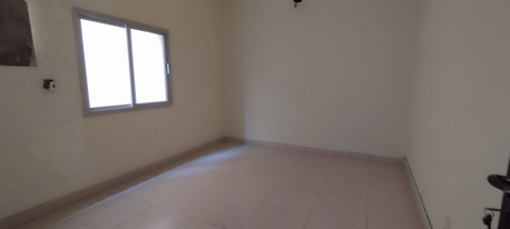 Manama, Apartments, Flats, Houses & Villas, BHD 140/year,  2 BR,  Buquwah:- Groundfloor 2Bhk Unfurnished Flat On Rent..