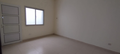 Manama, Apartments, Flats, Houses & Villas, BHD 140/year,  2 BR,  Buquwah:- Groundfloor 2Bhk Unfurnished Flat On Rent..