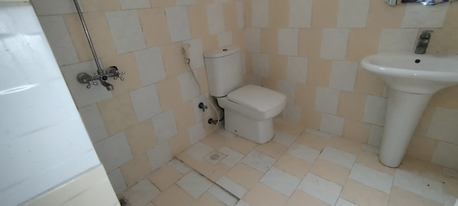 Manama, Apartments, Flats, Houses & Villas, BHD 140/year,  2 BR,  Buquwah:- Groundfloor 2Bhk Unfurnished Flat On Rent..