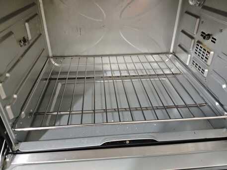 Al Khobar Al Shamalia, Household Items, SAR 200,  Oven & 2 Beds For 200 Only
