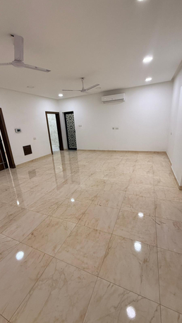 Manama, Apartments, Flats, Houses & Villas, BHD 380/year,  4 BR,  4 Bhk Semi Furnished With Unlimited Ewa
