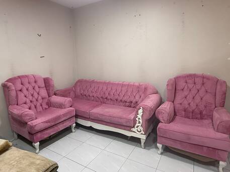 Al Khobar Al Shamalia, Furniture, SAR 600,  Beautiful Pink Velvet Sofa Set Available For Sale.