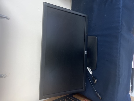 Manama, Computers, BHD 22,  Hp Screen And 3 Keyboards (one Wire And Other 2wireless)