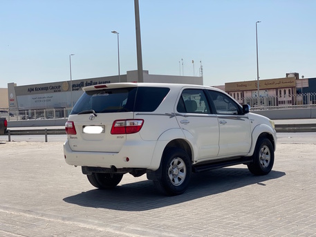 Manama, Vehicles, Cars & Trucks , BHD 3800,  Toyota Fortuner,  2009,  Automatic,  184000 KM,    (White)