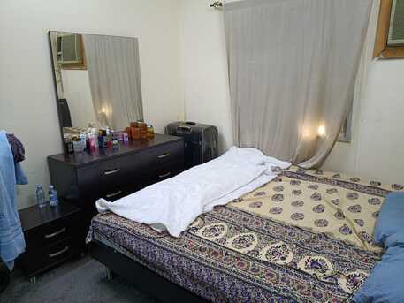 Jeddah, Furniture, SAR 1500,  Bed Set And Dinning Table With Charis For Sale